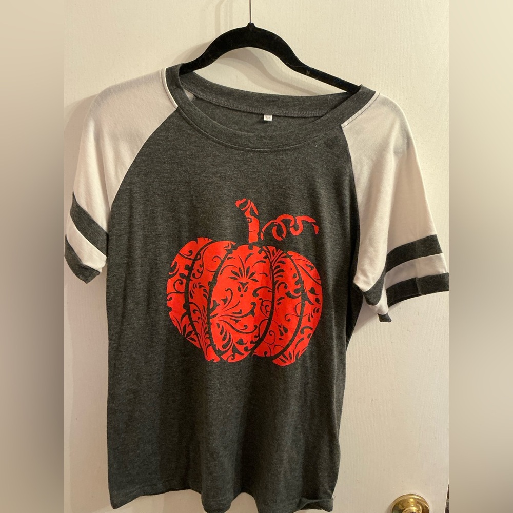 Gray and White Raglan Tee with Orange Pumpkin Design M
